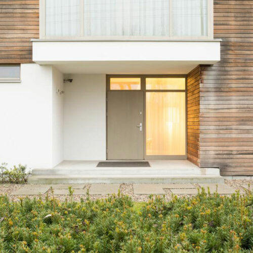 4 things to consider when choosing a replacement door