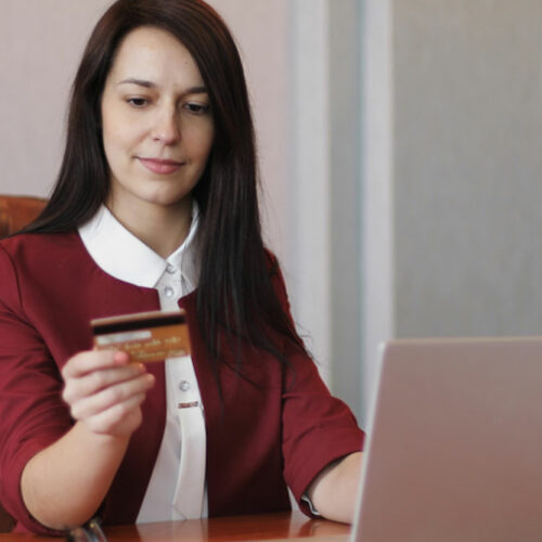 Here’s how to pick a reward credit card